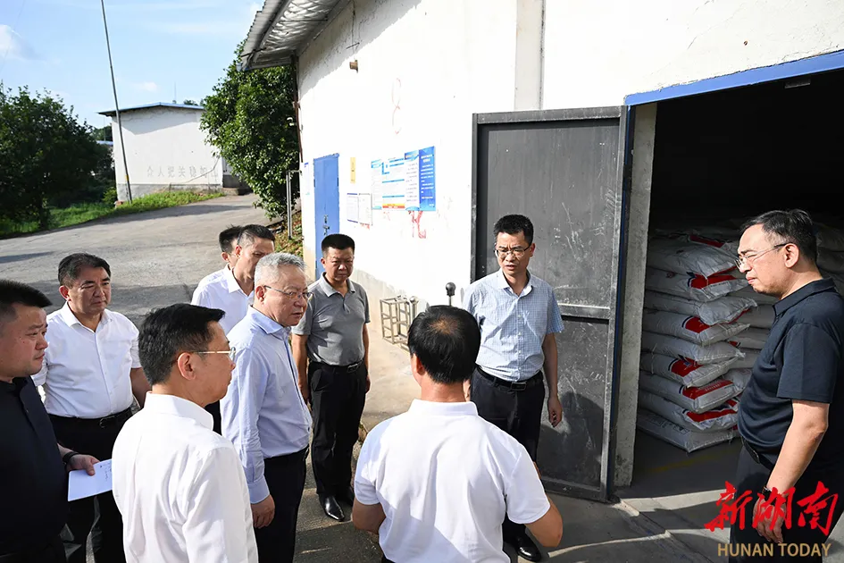 6月15日沈晓明四不两直暗访浏阳烟花原辅材料安全生产.png